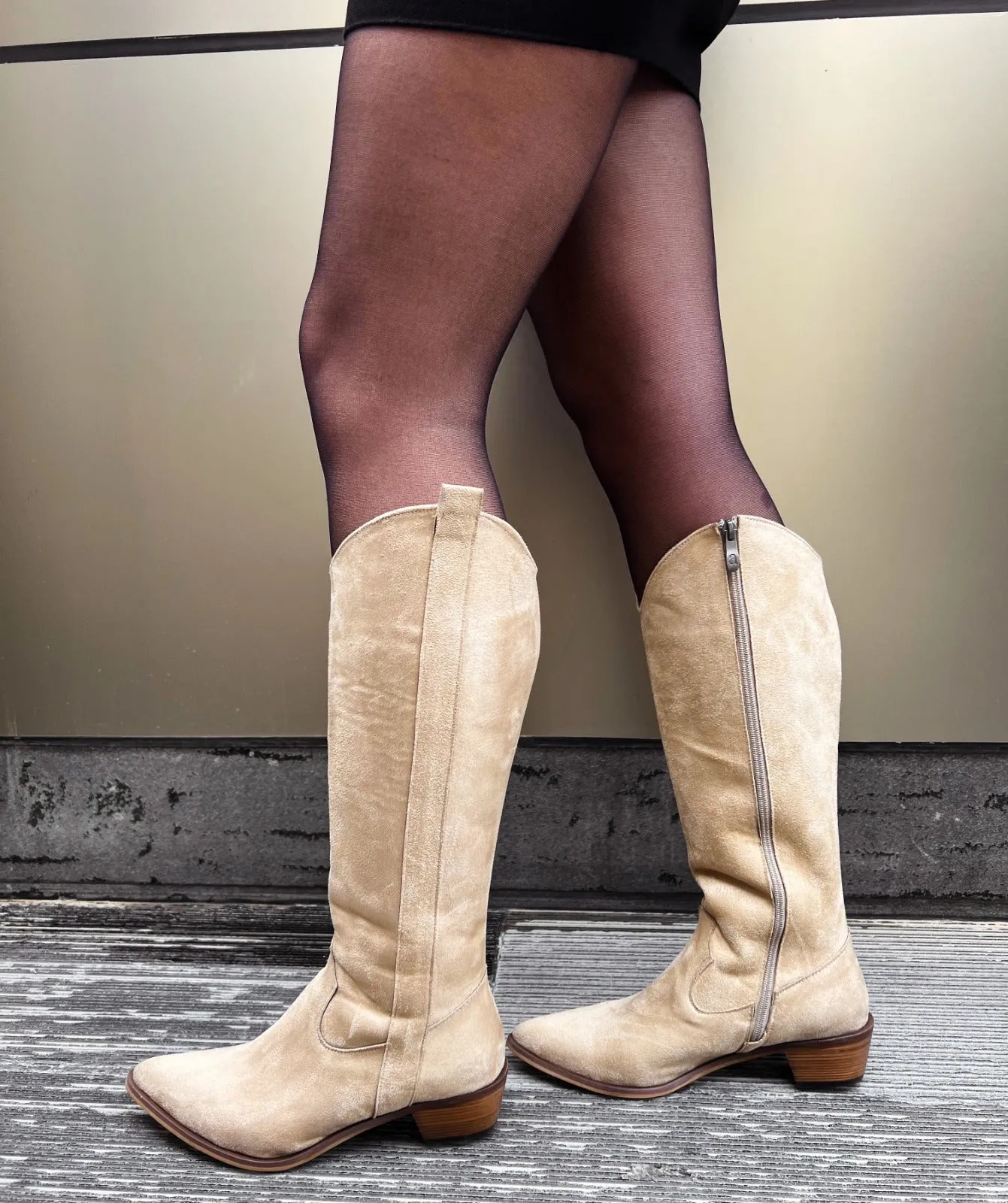 Ambrose Suede Boots Beige