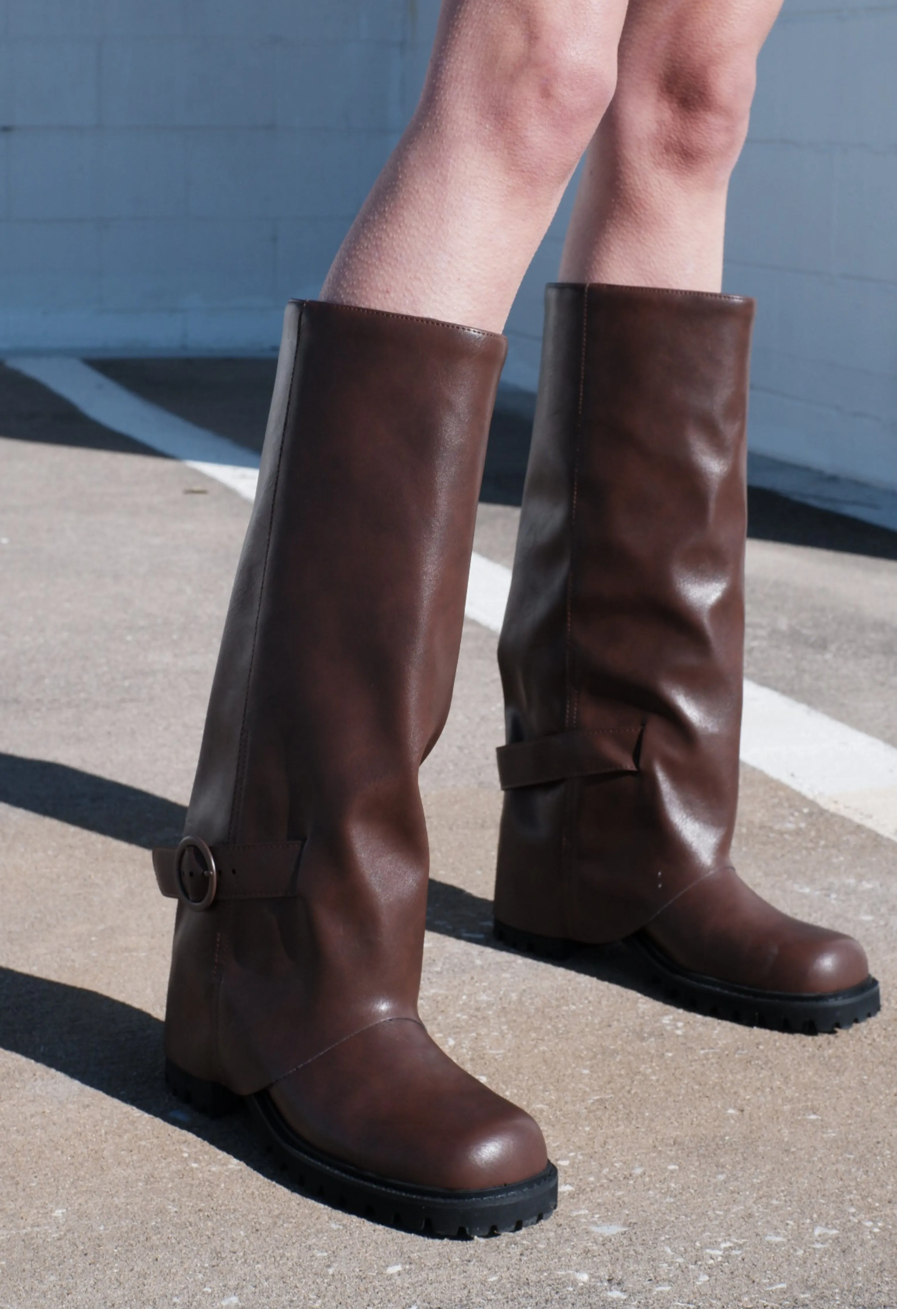 Joey Motorcycle Boot In Brown