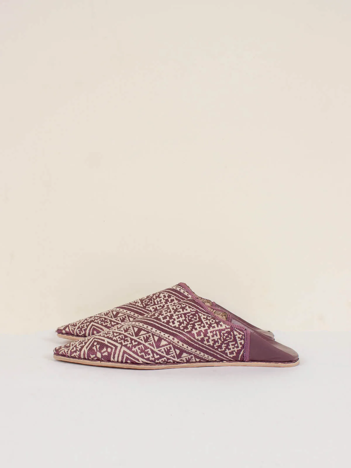 Moroccan Jacquard Pointed Babouche Slippers, Mauve